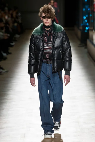 Look 22
